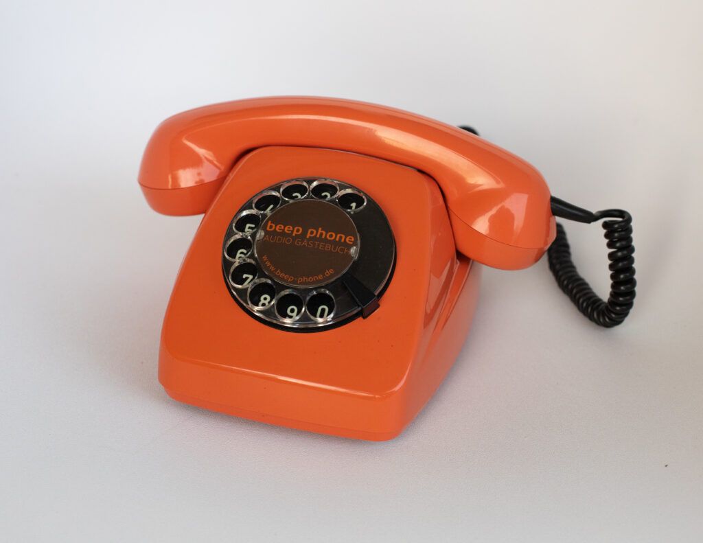Beep Phone Audio-Gästebuch in Lachsrot – alternative Ansicht